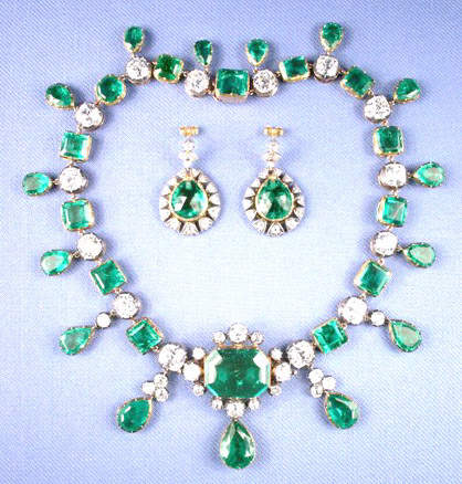 Catherine-the-great-marquis-of-lothian-emerald-and-diamond-necklace-with-earings