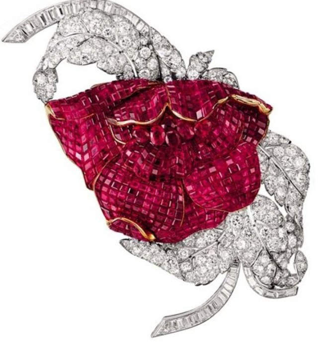 Closing pivoine clip that once belonged to Princess Faiza, from the Van Cleef & Arpels antique jewelry collection 