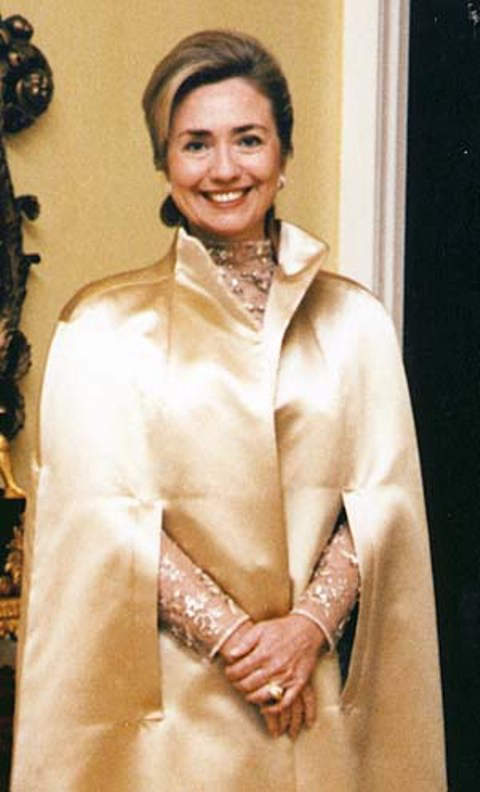 Official Portrait of First Lady Hilary Rodham Clinton wearing the Henry Dunay-designed Kahn Canary diamond ring for the 1997 inaugural ball 