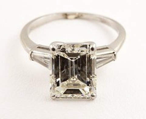 G10600 - 4.58-carat emerald-cut-diamond and platinum ring 