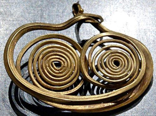 Mycenaean gold earring- 1600 B.C