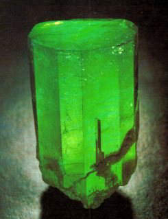 guinness-emerald-crystal-1759-carat-coscuez-mine-columbia