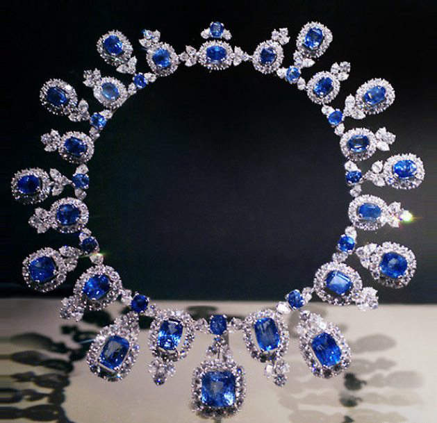 Hall Sapphire and Diamond Necklace on display at Smithsonian's NMNH