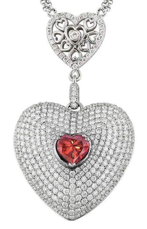 The Lady Mandara Diamond mounted as the centerpiece of a pendant