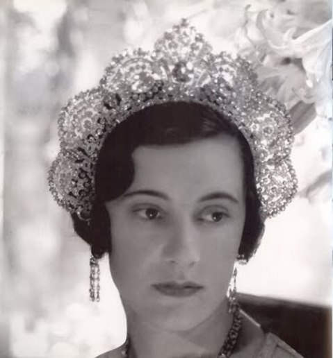 1931-Photograph by Cecil Beaton of Loelia Mary Ponsonby, the Duchess of Westminster wearing the famous halo-shaped Westminster tiara
