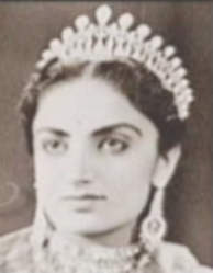 Maharani Mahindar Kaur of Patiala, wearing the Patiala Lovers Knot Tiara 