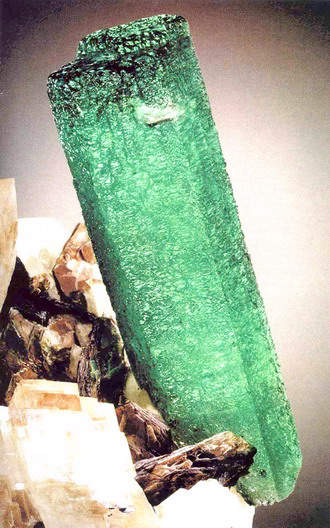naem-emerald-north-american-emerald-mine-1869-carats