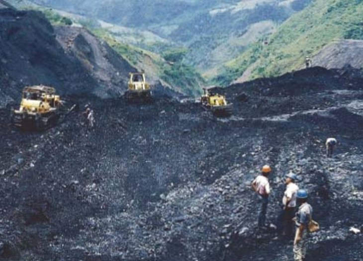 Open-pit mining at Cosquez mine in Colombia - photo, courtesy GIA 