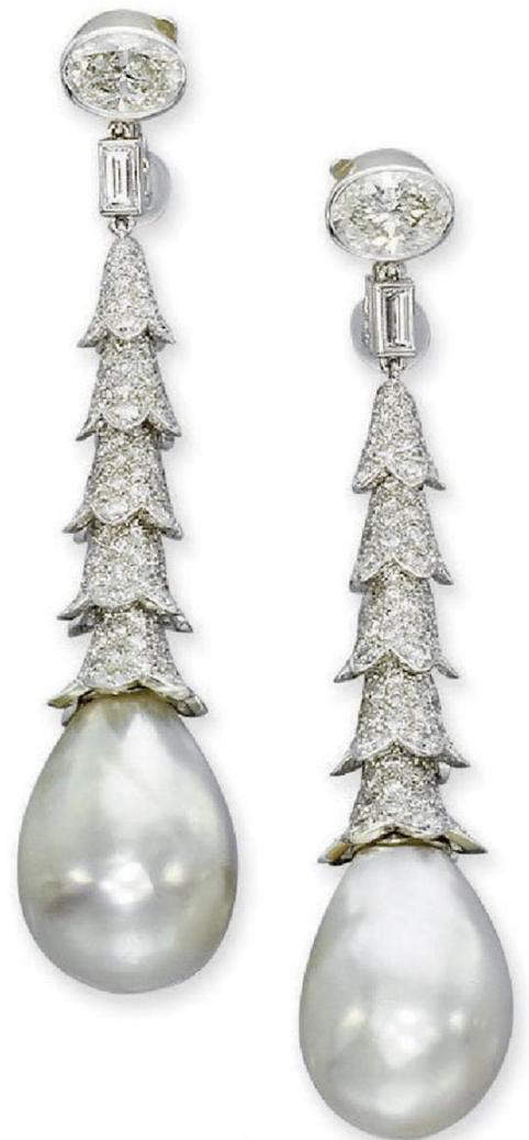 Belle Époque Pair of Natural Pearl and Diamond Ear Pendants by Cartier 