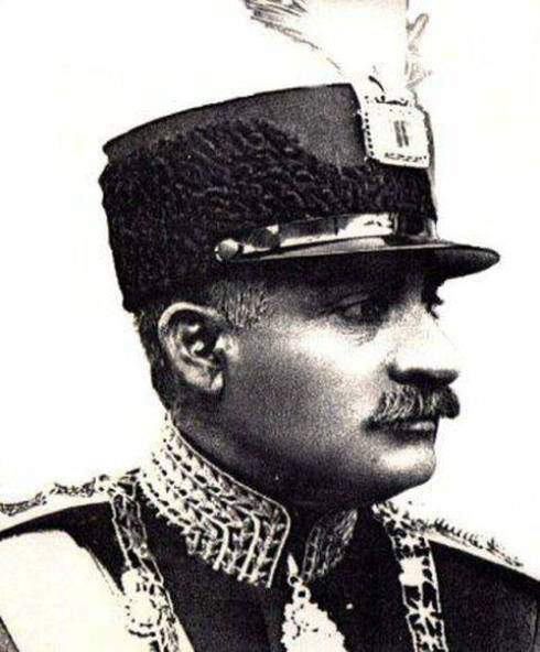 Reza Shah Pahlavi wearing the Darya-i-Nur brooch as a hat ornament