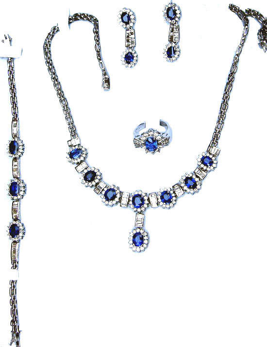 Complete jewelry set with four components,made up of large high quality Ceylon(Sri Lanka) blue sapphires and diamonds,all set in 18ct white gold.